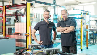 Matti Reppe und Holger Orawetz, Chefs und Inhaber der Qpoint Composite GmbH in Dresden (v. l.). Sie wollen über den Unternehmerpreis noch bekannter werden – und hoffen so, auch einen Investor zu finden.